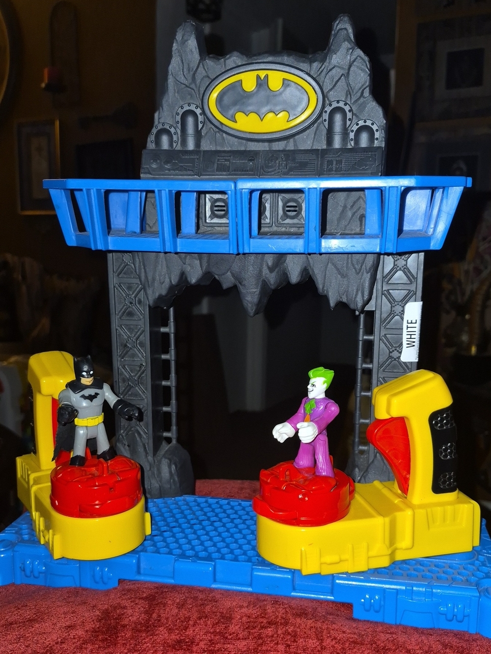 Batman Battle Batcave